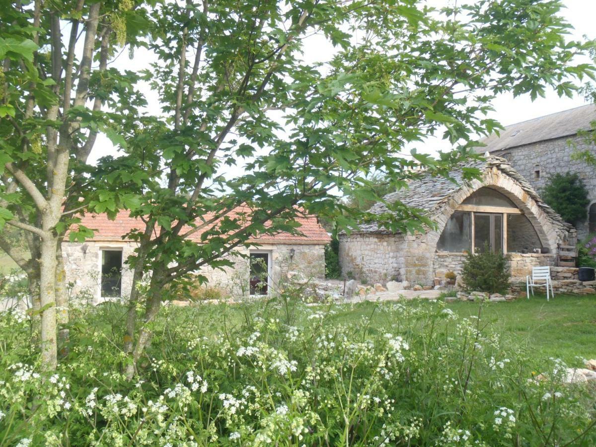 Du Domaine De Bombes Bed & Breakfast